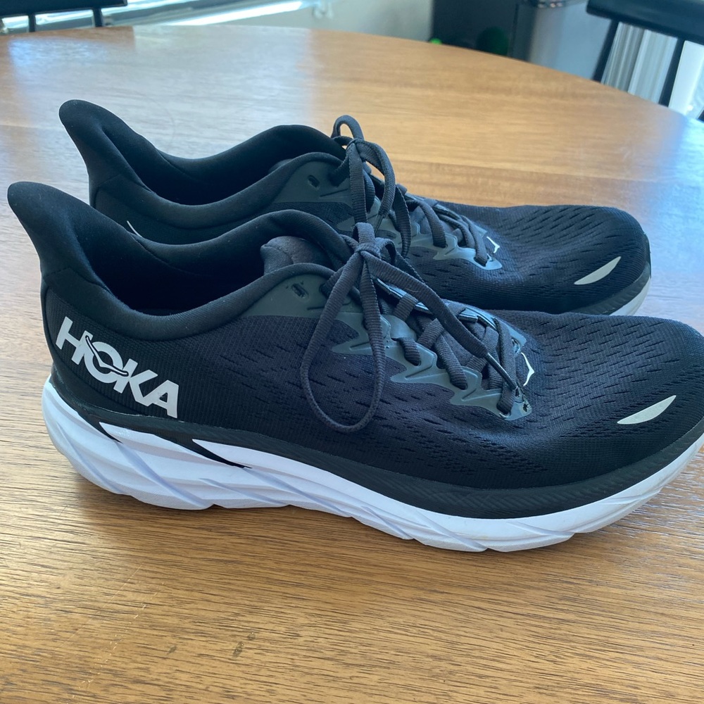 HOKA CLIFTON 8 - Women’s 9.5 B
